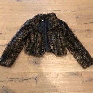 Faux fur cropped jacket